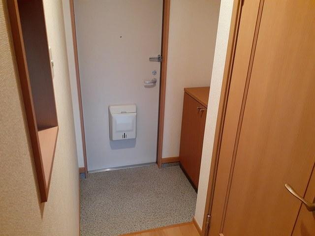 レーゲンボーゲン大美野（102） 玄関