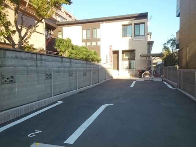 カレント・レジデンスⅡ（102） 駐車場