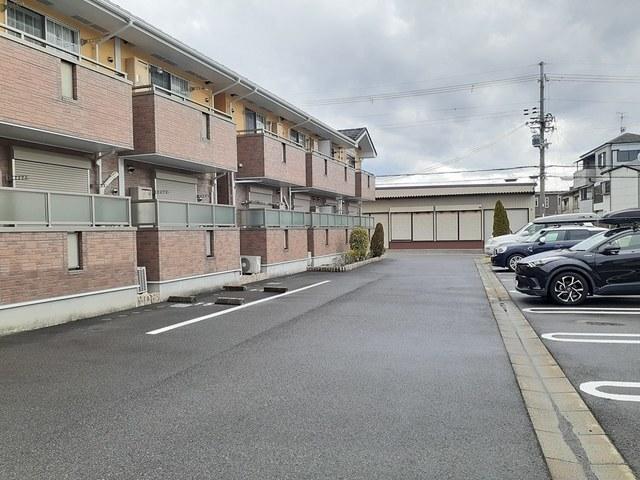 エクセレント　大美野（205） 駐車場