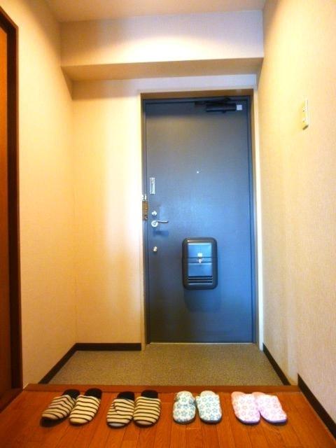フローラ南館（507） 玄関