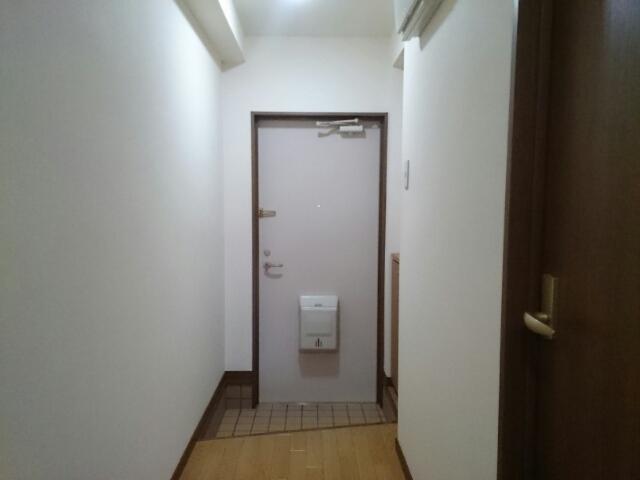 インテックスⅢ番館（302） 玄関