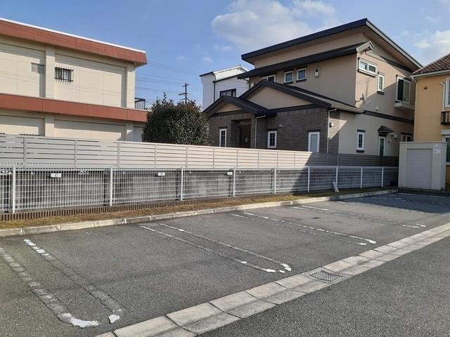 インテックスⅢ番館（302） 駐車場