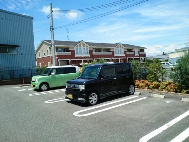 カーサ　イナバ（201） 駐車場