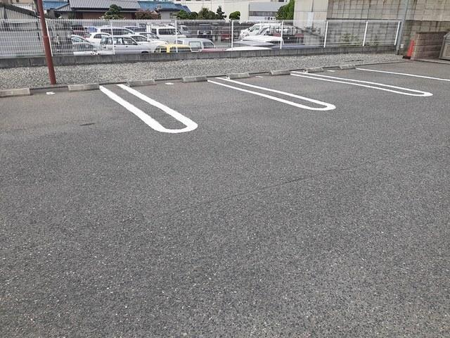 サンリット福泉（106） 駐車場