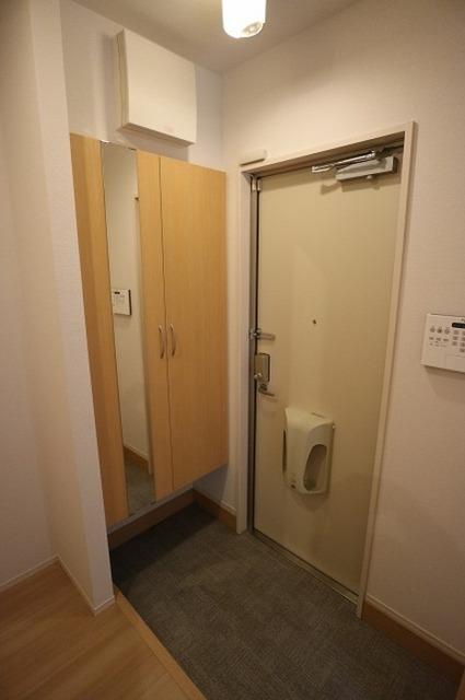 グレイスコート藤（102） 玄関