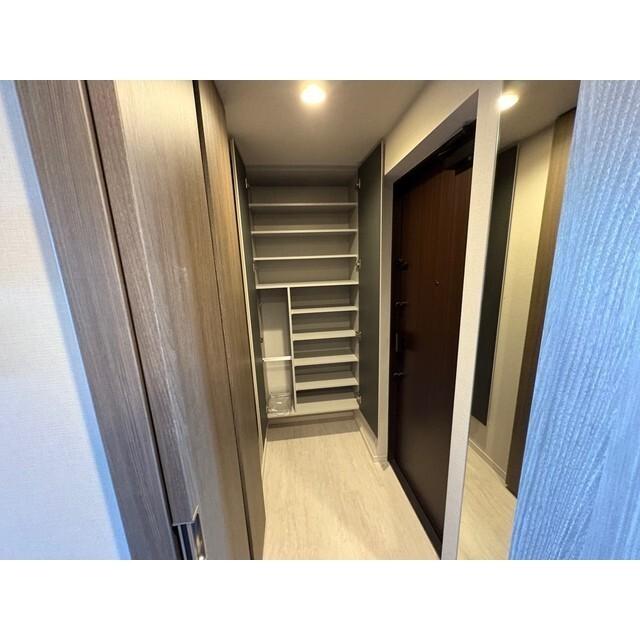 シーズンフラッツ中崎（0205） 玄関