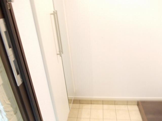 クレッセント（203） 玄関