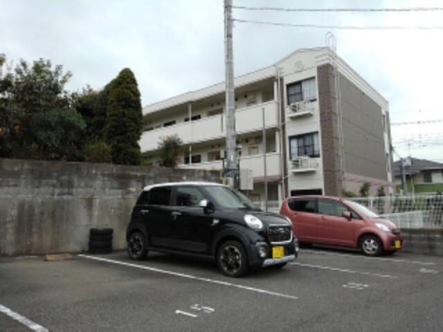 フロイデヴォーヌング（103） 駐車場