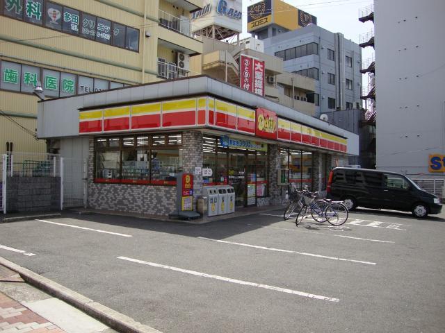 コンビニ：750m