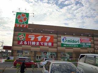 ライフ石津店：629m