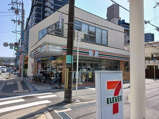セブンイレブン野田阪神駅北店：900m