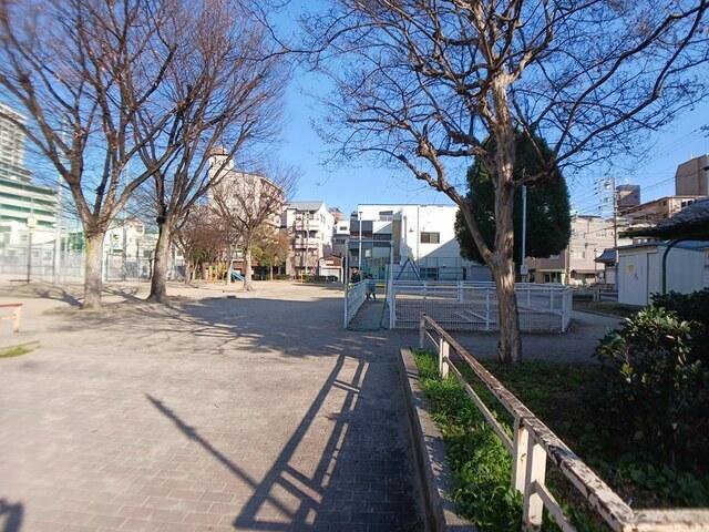 吉野町公園：240m