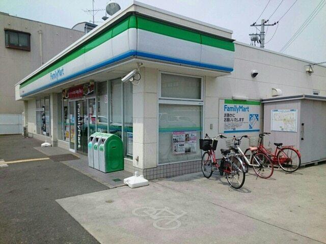 ファミリーマート様：810m