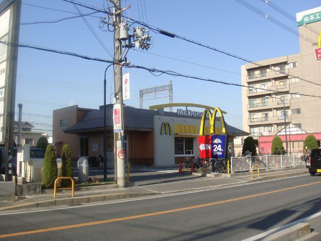 ファーストフード店：600m
