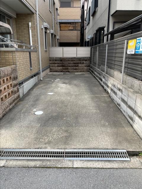 メゾン ド アール（101） 駐車場