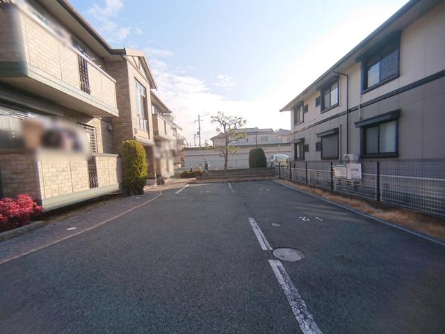 リビングタウン南花田　Ｂ棟（B202） 駐車場
