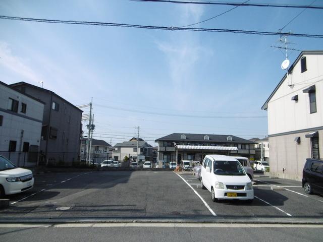 グランセジュール（201） 駐車場