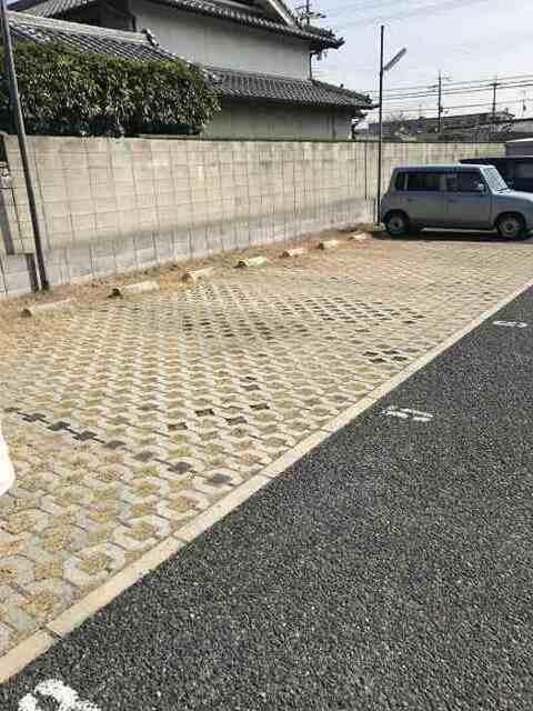 アムール　エステート（205） 駐車場