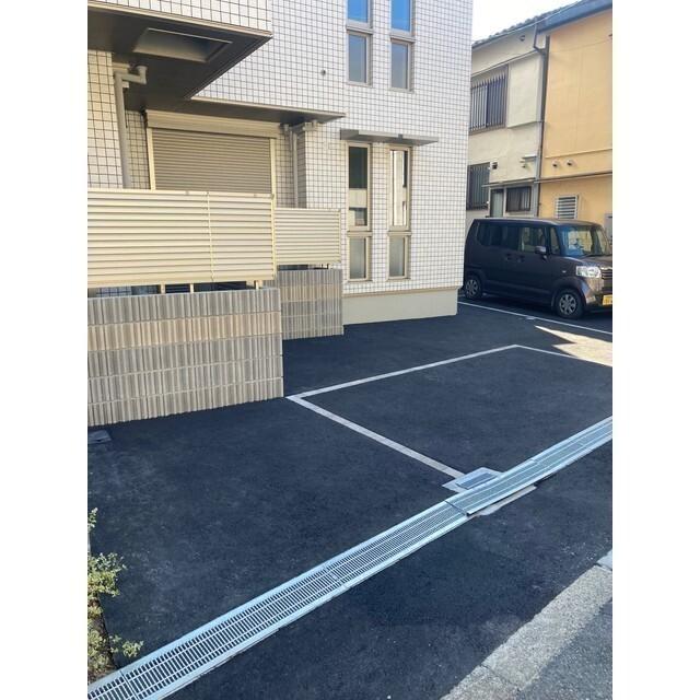 YOURMAISON粉浜駅前（0101） 駐車場