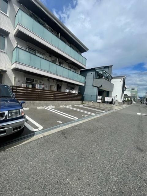 オリエンス（207） 駐車場