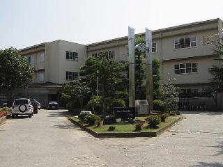 高岡市立志貴野中学校：1641m