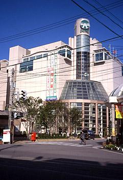 北野エース高岡大和店：981m