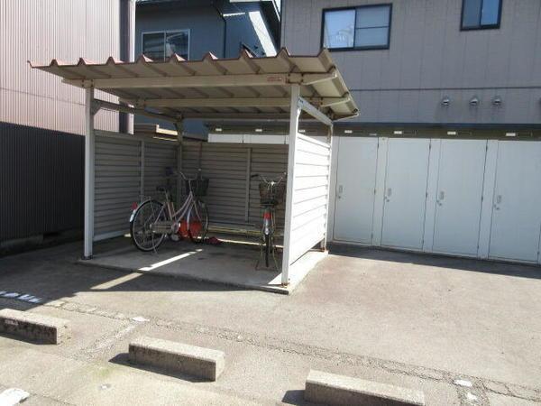 シャルムいわせの（102） 駐車場