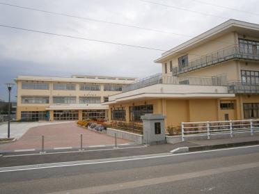 福岡小学校：2100m