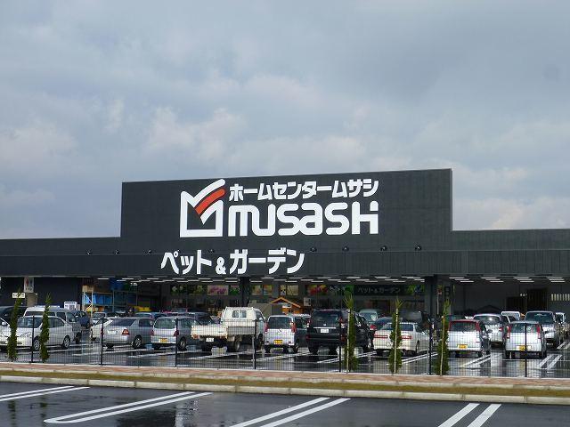 ムサシ高岡駅南店：1800m