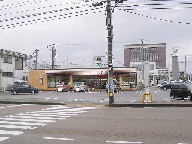 セブンイレブン：750m