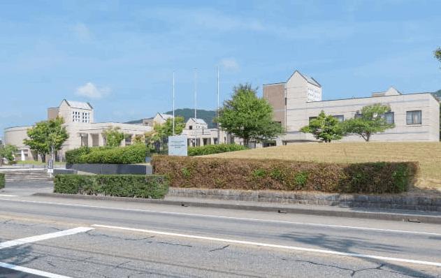 国立富山大学高岡キャンパス：1784m