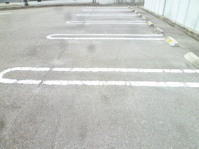 ラフレシ−ル　Ａ（103） 駐車場