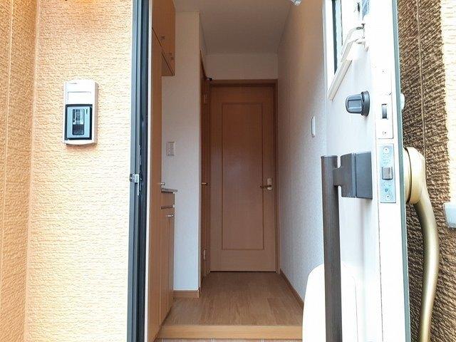 ヴィラ・かたかご　Ⅲ（103） 玄関