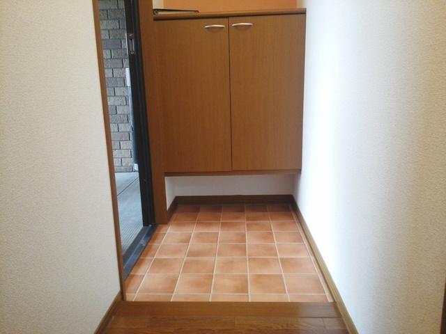 エルフタウン吉久　Ｊ（205） 玄関
