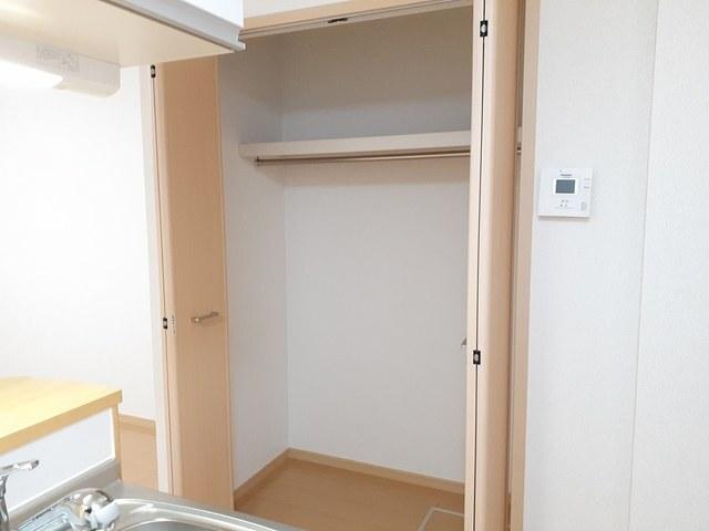 エアリ−　ハウス（102） 収納