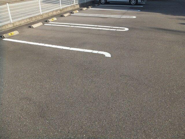 スパシアス　Ｗ（201） 駐車場
