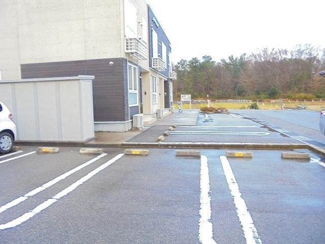 ラフレシ−ル　Ｂ（102） 駐車場