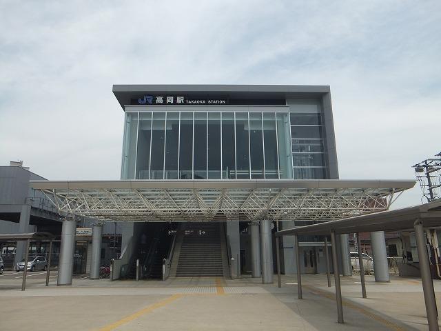 高岡駅：1310m