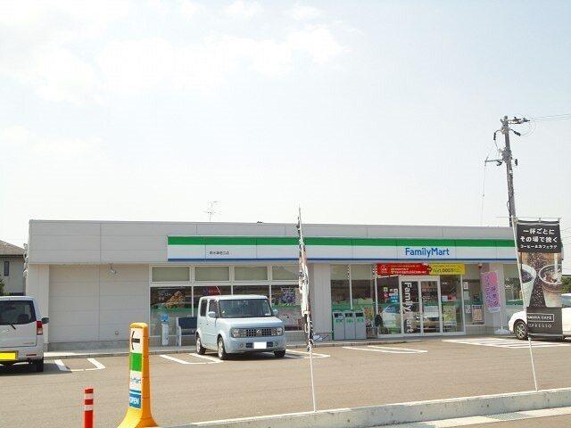 ファミリーマート射水海老江店：1200m