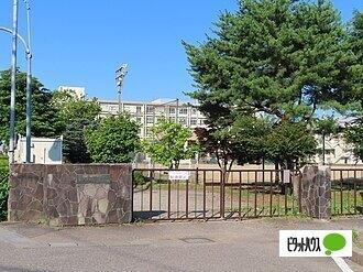 金沢市立野田中学校：930m