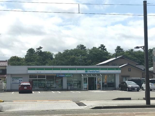 ファミリーマート高岡本丸町店：2009m