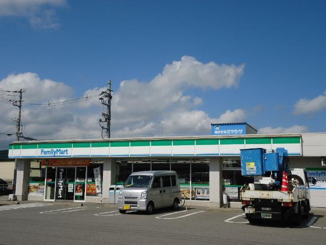 ファミリーマート高岡野村東町店：989m