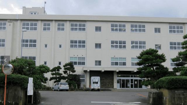 富山県立新湊高校：2015m