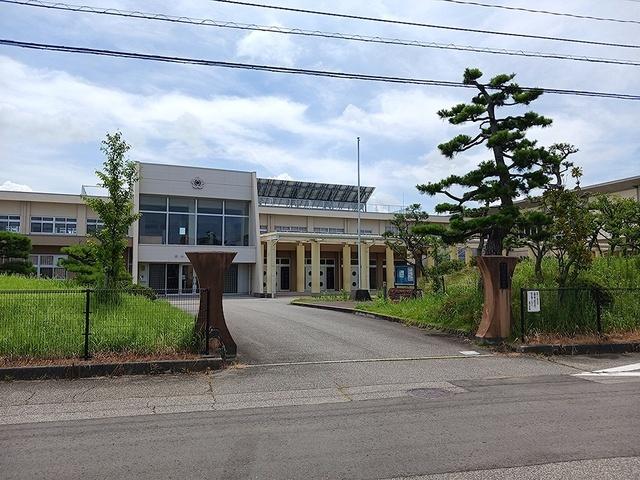 射水市立東明小学校：350m