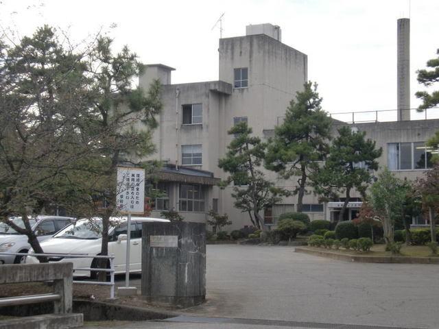 戸出中学校：2000m