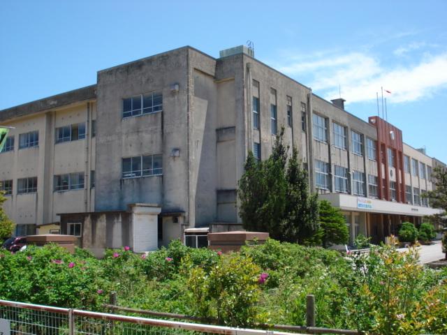 窪小学校：880m