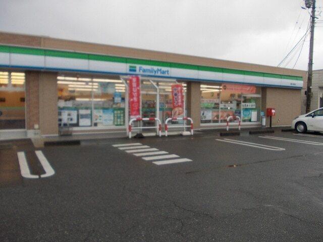 ファミリーマート：70m