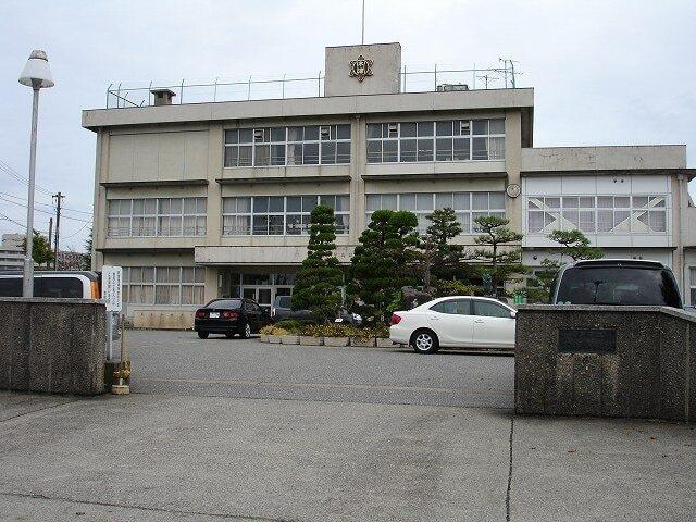 厚生連高岡病院：900m