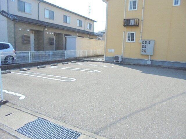 ファイン・ハル・エ−ル　Ⅳ（203） 駐車場