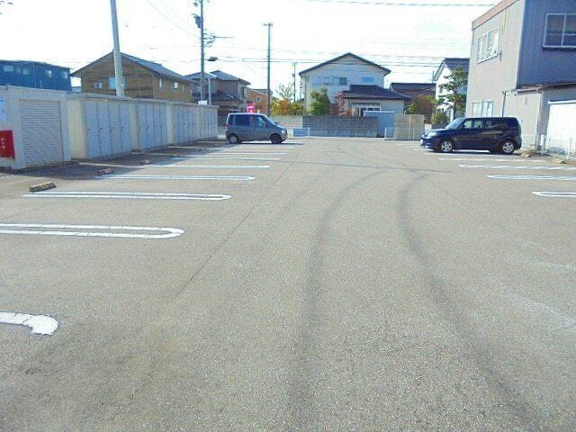 フィオ−レ　野村　Ⅱ（104） 駐車場